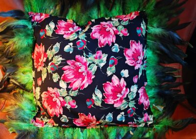 coussin tissu fleur et plume